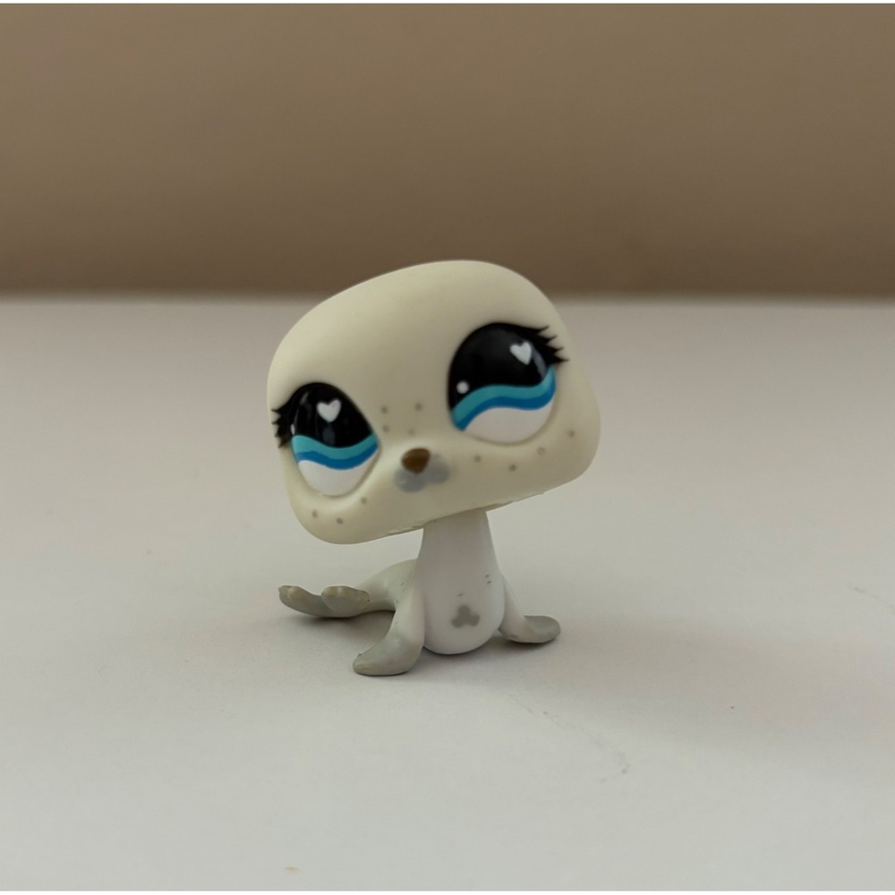 Littlest Pet Shop Seal #555 White 2008 Hasbro Authentic G2 Valentines